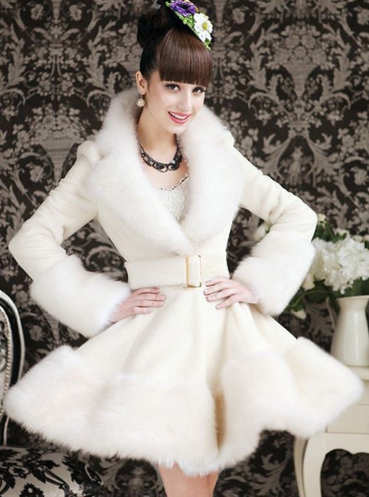 Ready To Ship White Medium Sized Bridal Coat White Wedding Overcoat Faux Fur For Women Bride